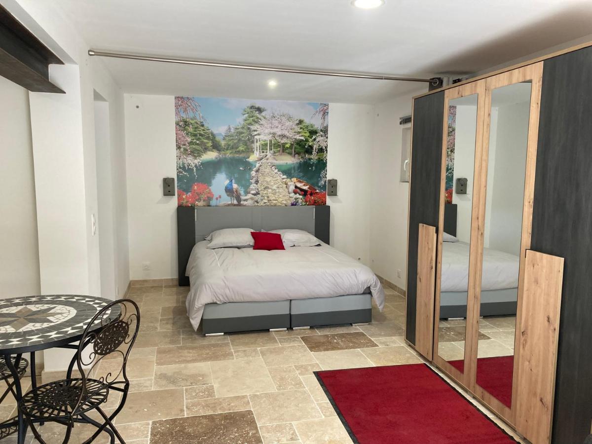 Le Studio D Aurelie Avec Spa Ete En Pleine Campagne Et Proche De Toute Commodite Roquemaure  Exteriör bild